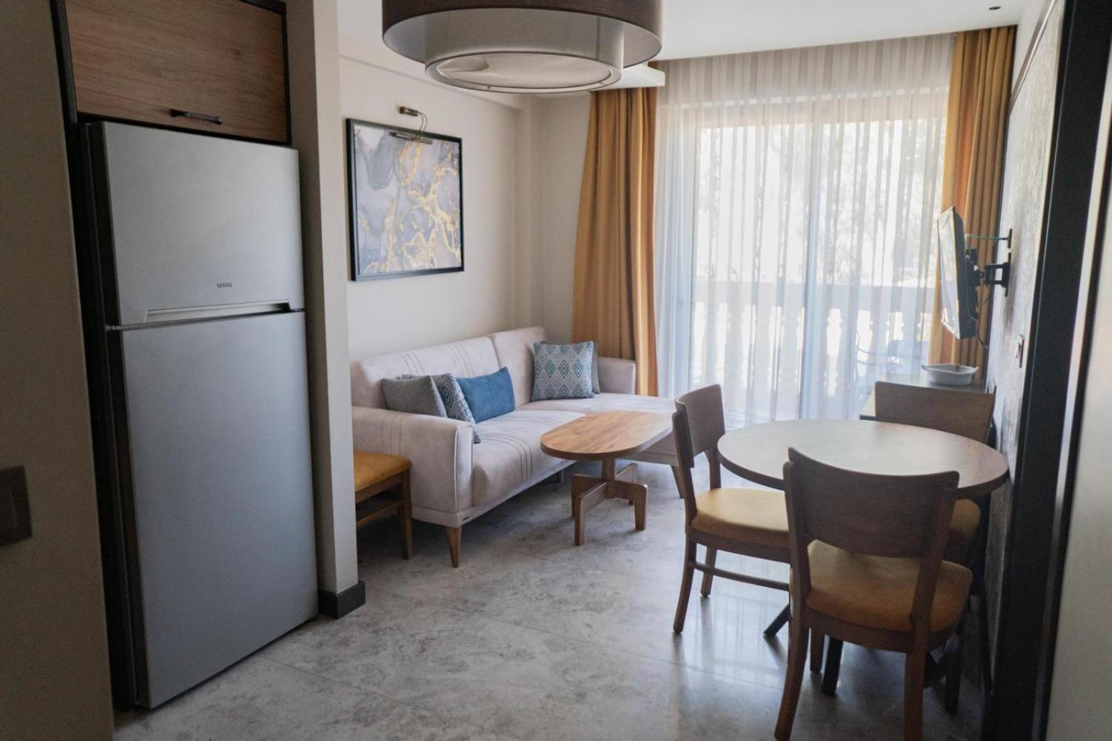 Kalender Pansion Aparthotel Fethiye Exterior photo