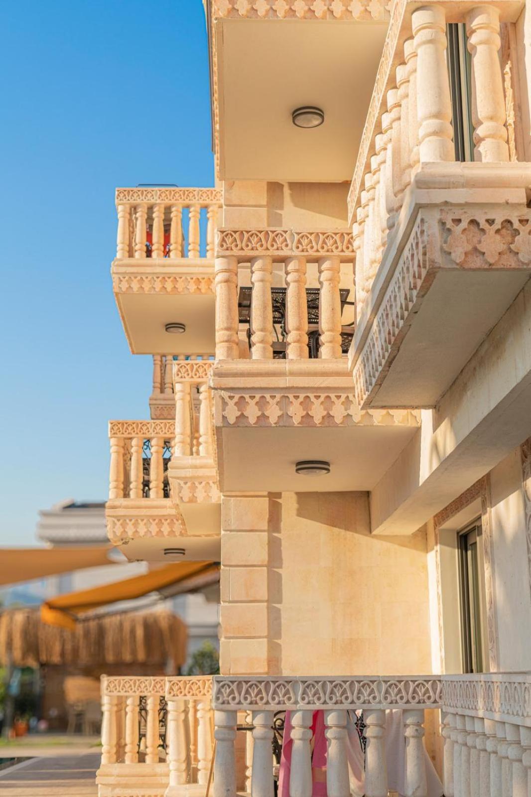Kalender Pansion Aparthotel Fethiye Exterior photo